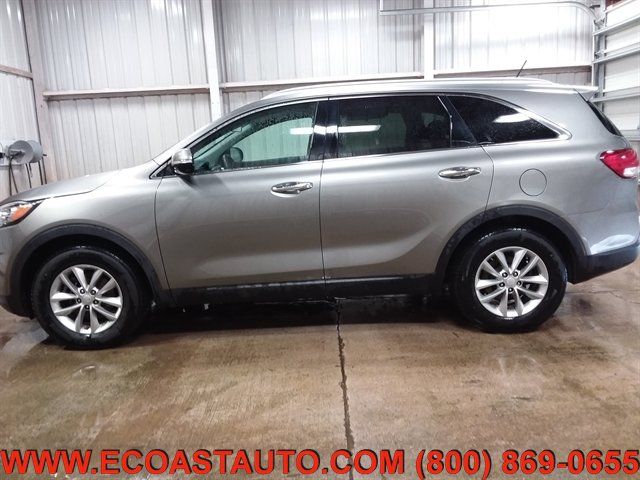 Used 2017 Kia Sorento FWD image 6