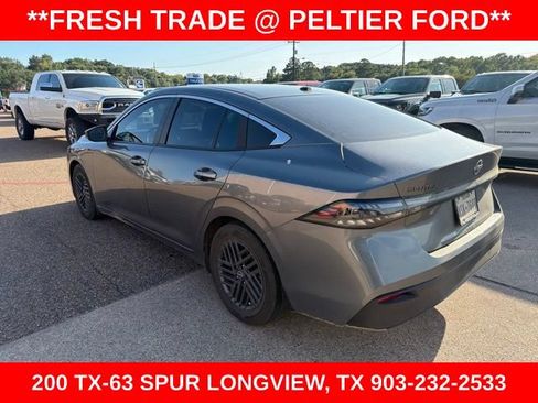 Used 2026 Nissan Sentra SV w/ SV Convenience Package FWD image 14