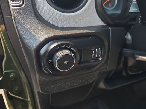 Used 2024 Jeep Wrangler Unlimited Sport AWD/4WD image 22