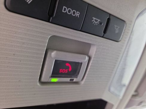 Used 2024 Toyota RAV4 XLE FWD image 27