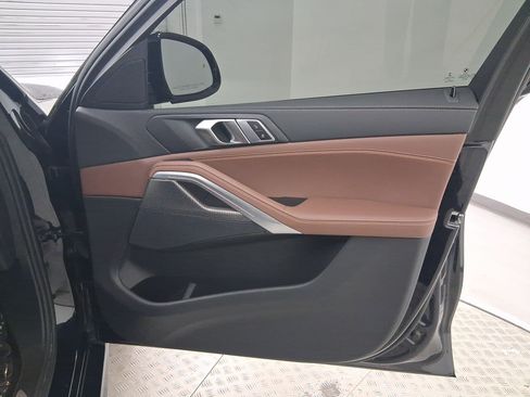 Used 2022 BMW X6 xDrive40i w/ M Sport Package image 32