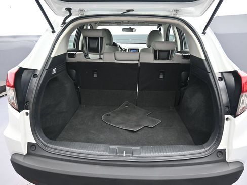 Certified 2022 Honda HR-V LX image 21