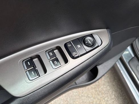 Used 2020 Kia Optima S FWD image 18