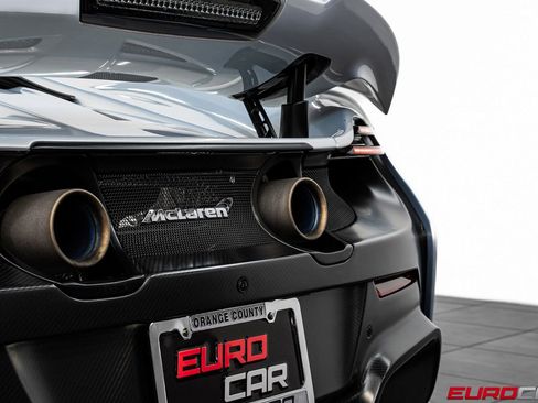 Used 2016 McLaren 675LT Spider image 28