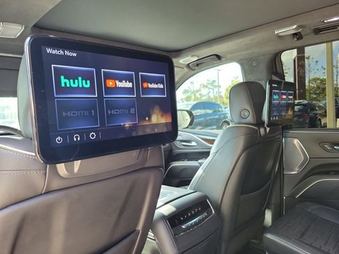 Used 2022 Cadillac Escalade Sport Platinum image 13