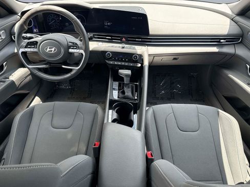 Used 2024 Hyundai Elantra SEL w/ Convenience Package FWD image 15