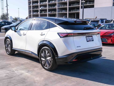 Used 2025 Nissan Ariya FWD image 6