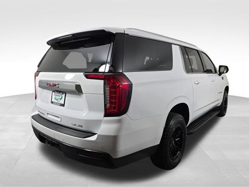 Used 2022 GMC Yukon XL SLE w/ Gmc Pro Safety Plus Package AWD/4WD image 7