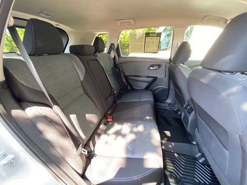 Used 2022 Nissan Rogue SV FWD image 41
