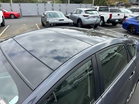 Used 2015 Toyota Prius Four w/ Deluxe Solar Roof Package FWD image 8