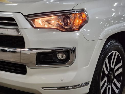 Used 2023 Toyota 4Runner Limited image 14