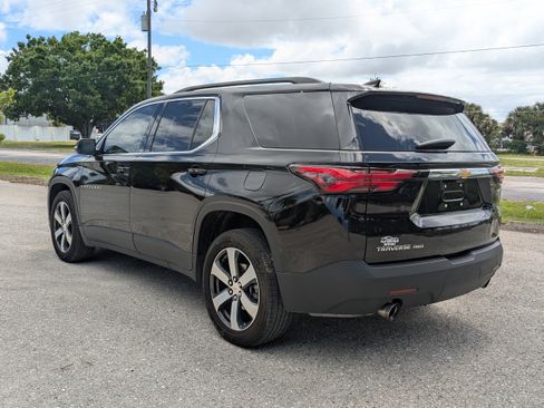 Used 2023 Chevrolet Traverse LT w/ LT Premium Package AWD/4WD image 6