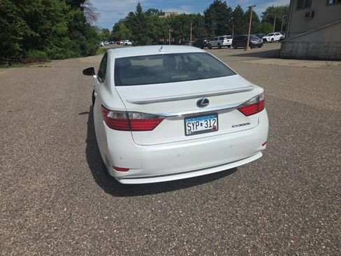 Used 2013 Lexus ES 300h w/ Luxury Pkg FWD image 9
