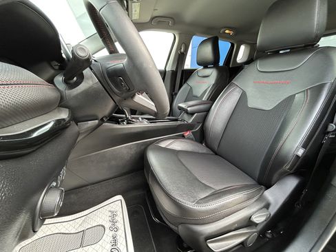 Used 2022 Jeep Compass Trailhawk image 11