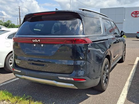 Used 2023 Kia Carnival SX w/ Paint Protection Package FWD image 4
