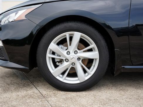 Used 2022 Nissan Altima 2.5 SV w/ SV Premium Package image 27