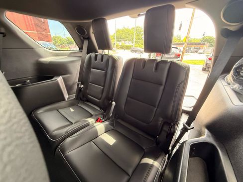 Used 2017 Ford Explorer Limited FWD image 17
