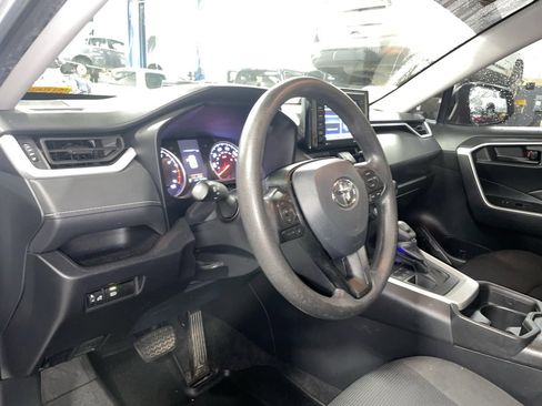Used 2021 Toyota RAV4 LE image 10