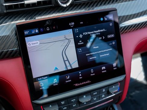 Used 2022 Maserati Quattroporte Trofeo image 32