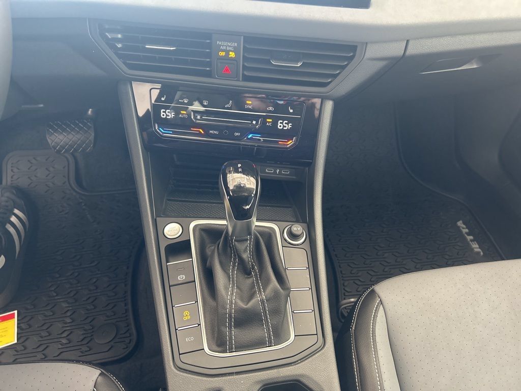 New 2026 Volkswagen Jetta SE FWD image 18