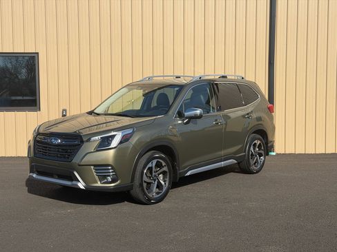 Used 2024 Subaru Forester Touring w/ Convenience Package image 18
