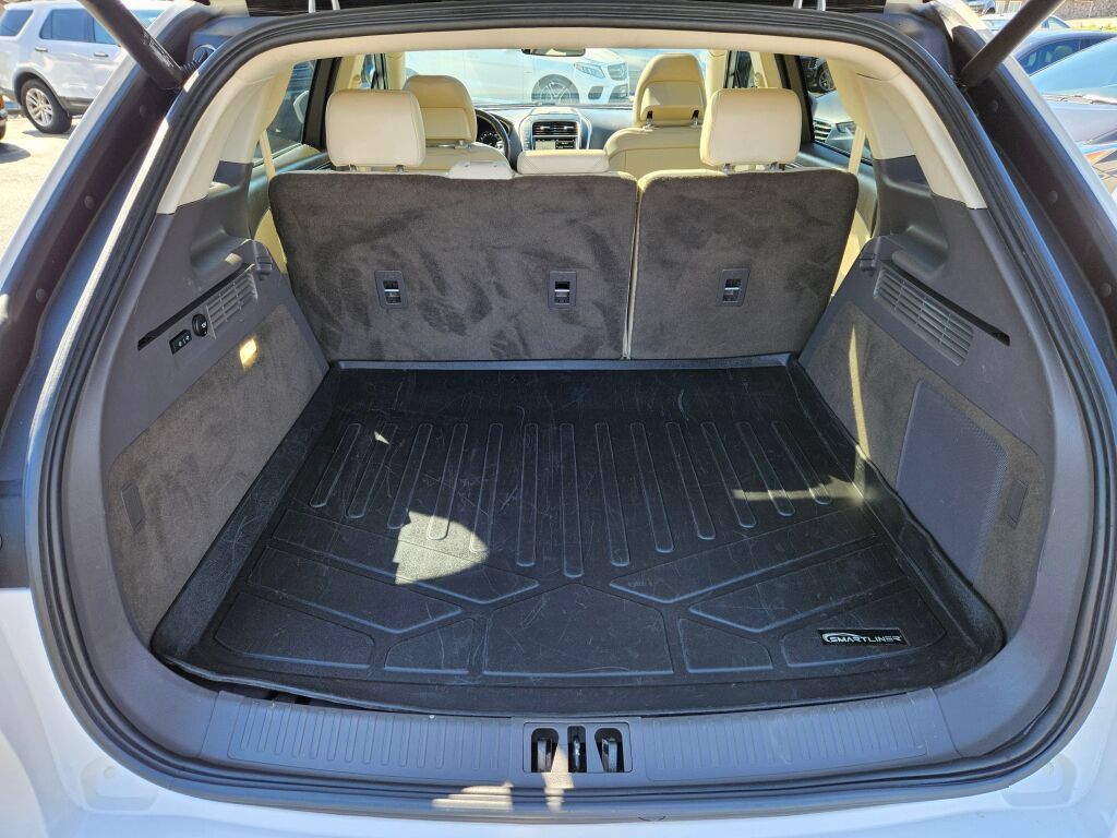 Used 2017 Lincoln MKX Reserve w/ Lincoln MKX Climate Package FWD image 9