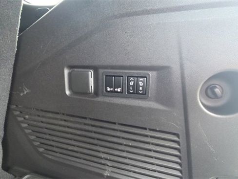 Used 2021 Chevrolet Tahoe LT w/ LT Signature Package image 19