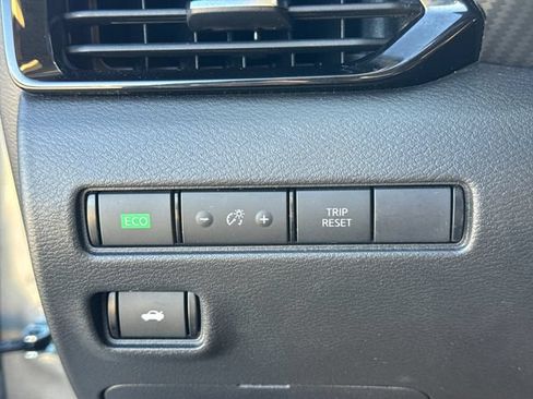 Used 2024 Nissan Sentra SV FWD image 22