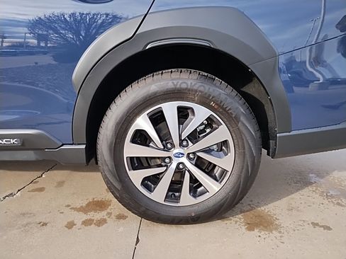 Certified 2025 Subaru Outback Premium w/ Popular Package #1A image 18