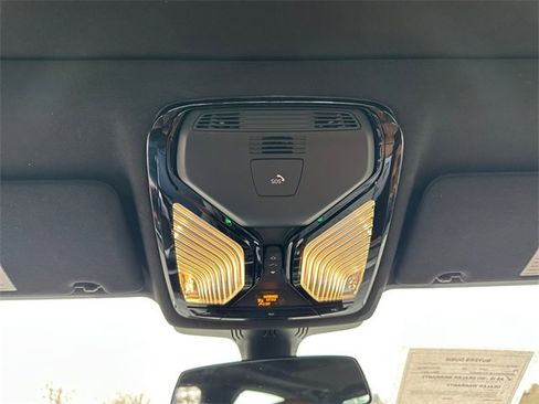 Used 2022 BMW 530i w/ Convenience Package image 28