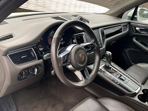 Used 2017 Porsche Macan S image 13