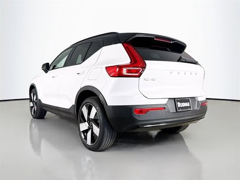 Certified 2023 Volvo XC40 Recharge Ultimate image 5