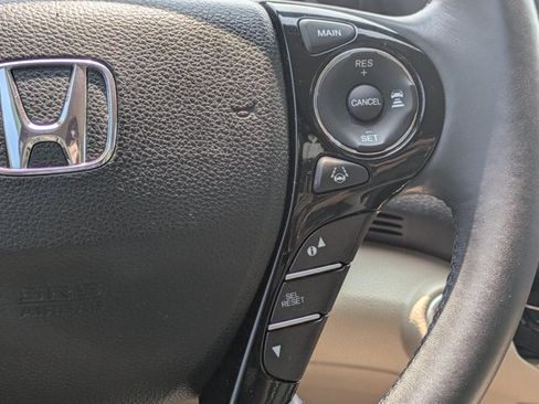 Used 2016 Honda Accord Touring image 12