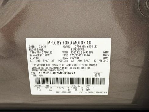 Used 2021 Ford Explorer Platinum w/ Equipment Group 601A AWD/4WD image 26