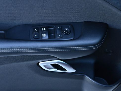 Used 2019 Dodge Challenger R/T w/ Driver Convenience Group image 25