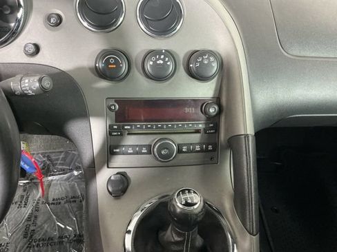 Used 2006 Pontiac Solstice Convertible w/ Premium Package RWD image 18