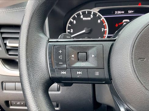 Used 2023 Nissan Rogue SV image 23