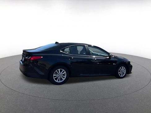 Used 2025 Toyota Camry LE FWD image 11