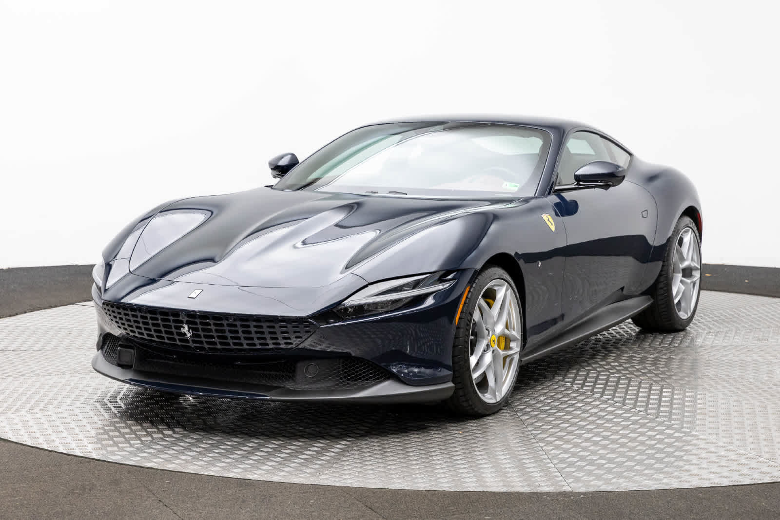 Used 2021 Ferrari Roma RWD image 1