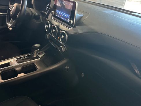 Used 2022 Nissan Sentra SV FWD image 17
