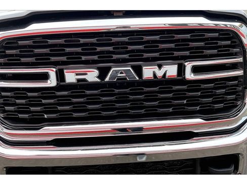Used 2024 RAM 2500 Big Horn image 32