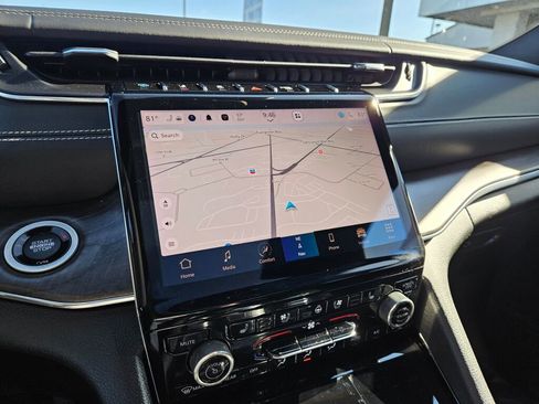 Used 2023 Jeep Grand Cherokee Overland w/ Luxury Tech Group IV image 30