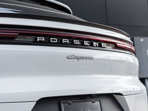 New 2025 Porsche Cayenne E-Hybrid Coupe AWD/4WD image 14