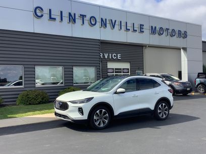 Certified 2023 Ford Escape Platinum w/ Class II Trailer Tow Package