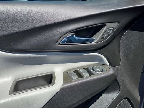 Used 2023 Chevrolet Equinox LS FWD image 11