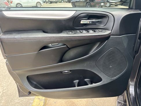 Used 2016 Dodge Grand Caravan R/T w/ Safety Sphere Group FWD image 21