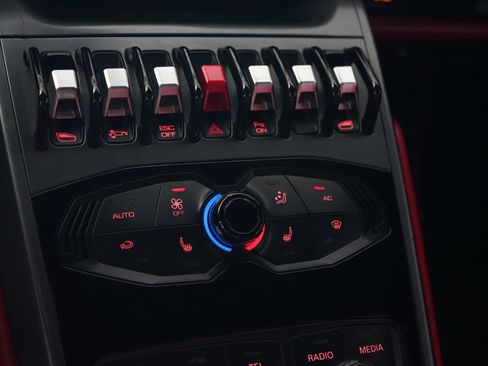 Used 2017 Lamborghini Huracan LP 580-2 RWD image 19