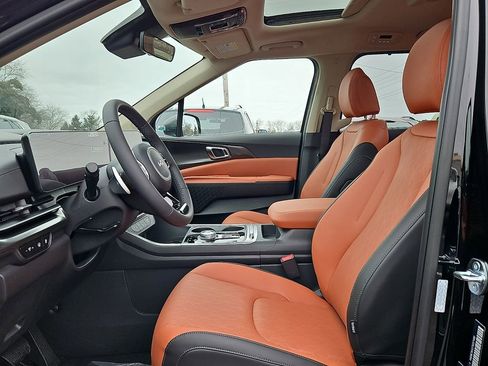 New 2026 Kia Carnival SX image 9