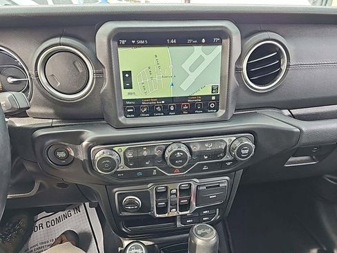 Used 2022 Jeep Wrangler Unlimited Sahara w/ Cold Weather Group AWD/4WD image 4