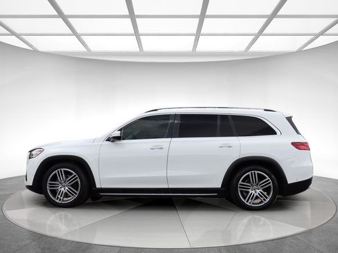 Used 2024 Mercedes-Benz GLS 450 4MATIC image 4